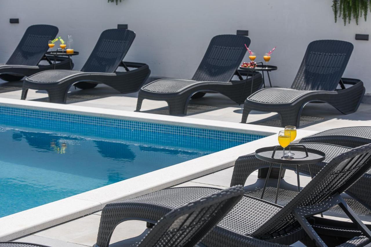 סגט ווראנייצה Villa Barbara & Zoran With Heated Swimming Pool מראה חיצוני תמונה